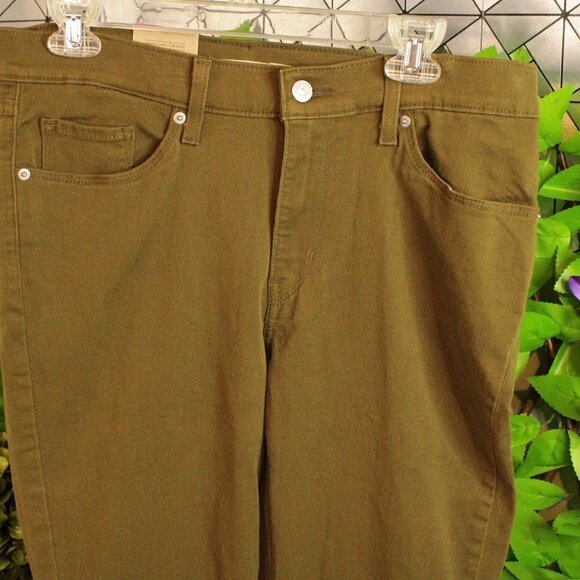 NWT Levi's Red Tab CLASSIC STRAIGHT FIT Straight Mid Rise WOMEN'S JEANS Size 10 - Picture 3 of 12